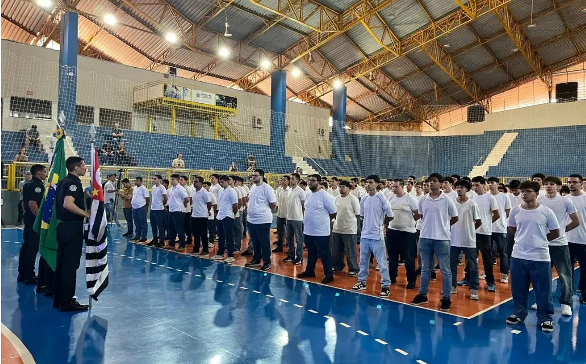 Cerimônia de entrega do Certificado de Dispensa de Incorporação reúne cerca de 220 jovens em Santa Fé do Sul