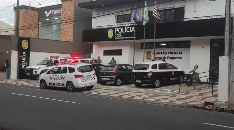 Mulher é presa suspeita de matar marido a facadas em Votuporanga