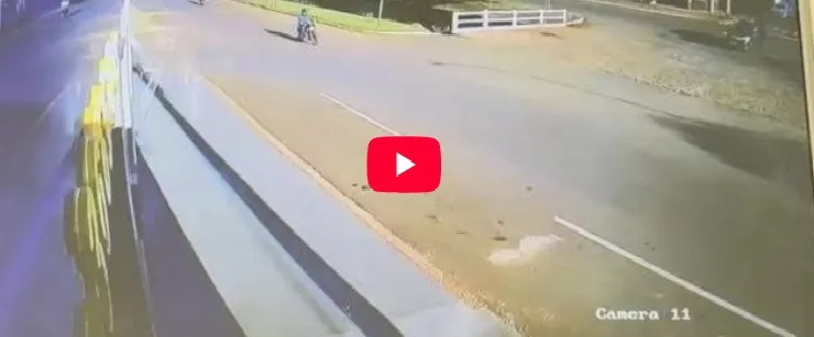 Motociclista fica ferida após acidente em cruzamento de avenidas em Paranaíba