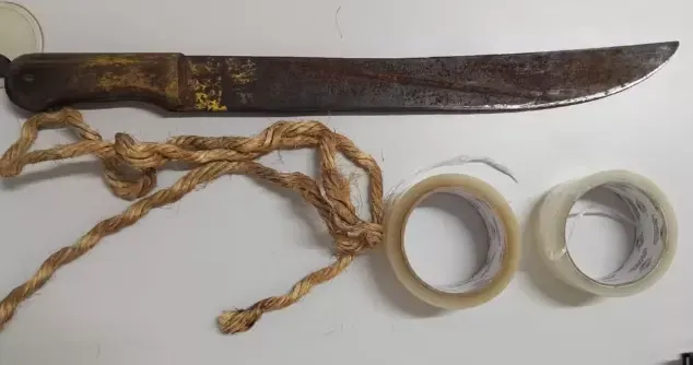 Mulher denuncia ser agredida, amarrada na cama com fita adesiva e estuprada pelo tio