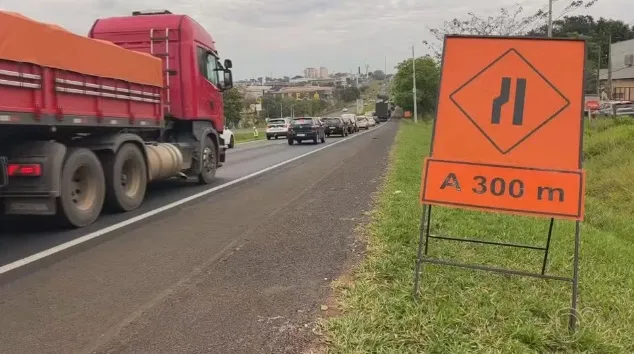 Obras na ponte sobre o Córrego dos Macacos provocam interdições na Washington Luís