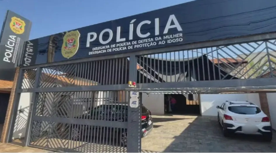 Homem mata outro a tiros e agride mulher com coronhada na cabeça por ciúmes