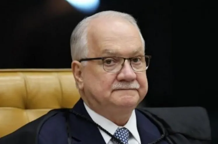 Fachin afasta Mendonça de caso contra Moraes e barra apurações
