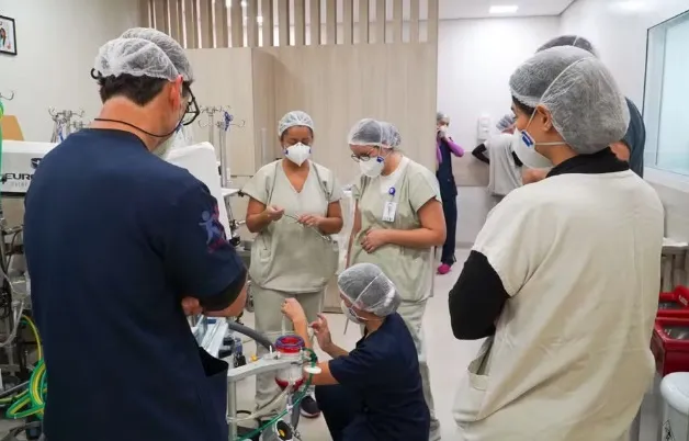 Com apoio de Zé Neto & Cristiano e Panda, hospital faz cirurgia em criança com tecnologia que funciona como 'coração e pulmão artificiais'