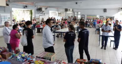 Alunos de escola pública doam lacres, tampinhas e alimentos ao Hospital do Câncer de Catanduva